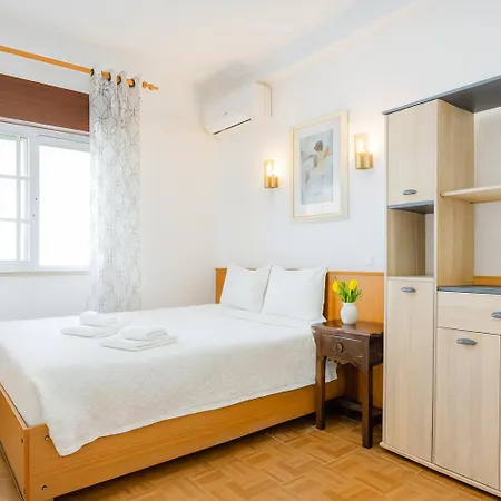 Hostel Dbv *