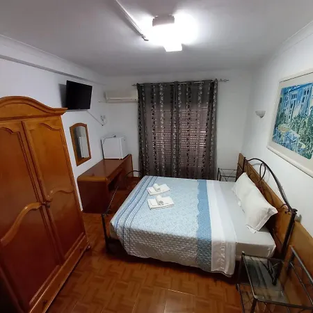 Hostal Dbv *