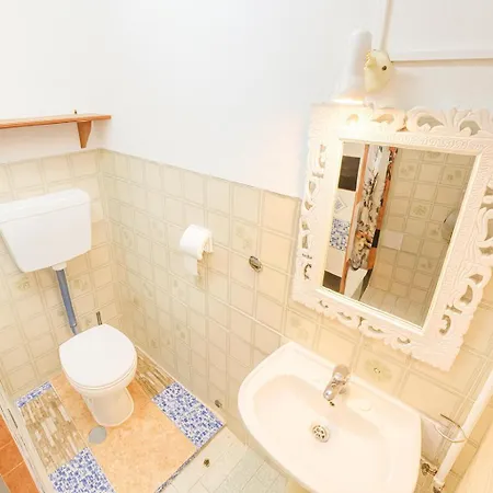 Hostel Lagos Central Suite Dbv Guesthouse *