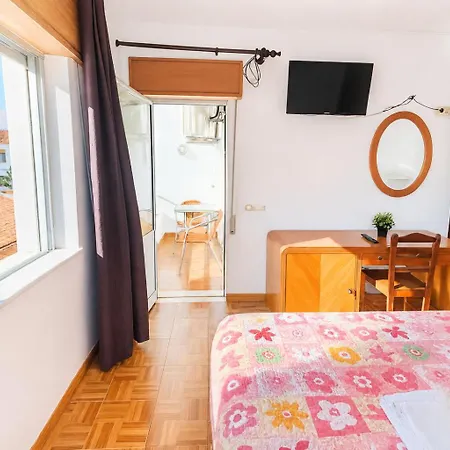 Lagos Central Suite Dbv Guesthouse Vandrarhem