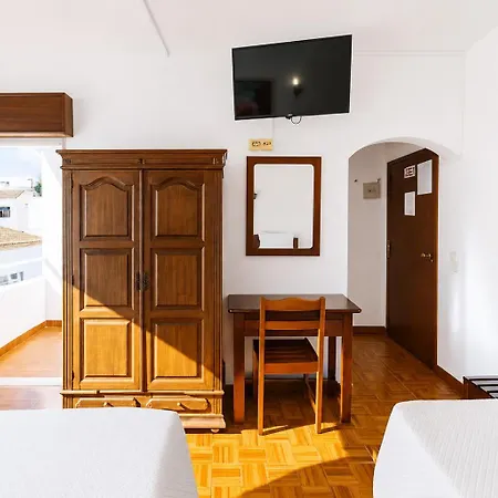 Vandrarhem Lagos Central Suite Dbv Guesthouse