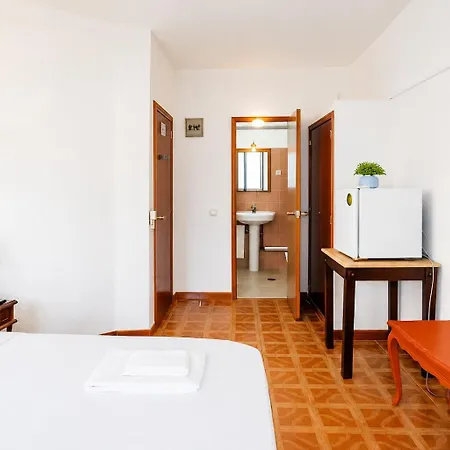 Lagos Central Suite Dbv Guesthouse Lagos