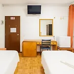Lagos Central Suite Dbv Guesthouse Hostel Lagos